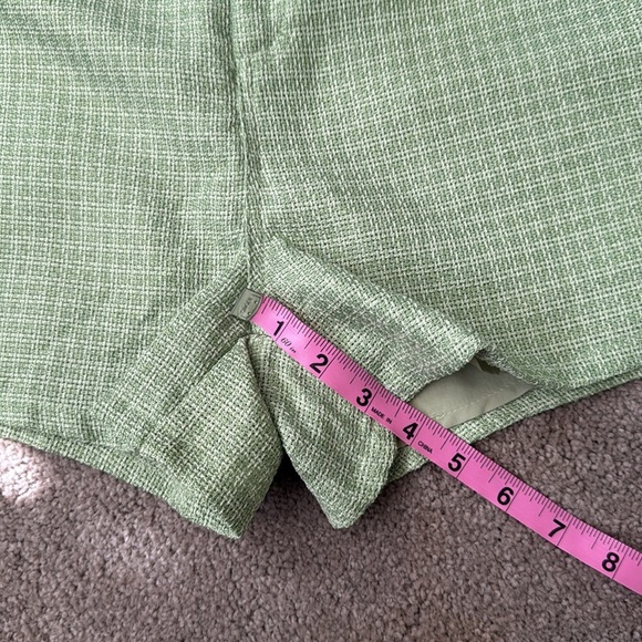 Le Lis High Waist Green Shorts with Tailored Look - Picture 8 of 8